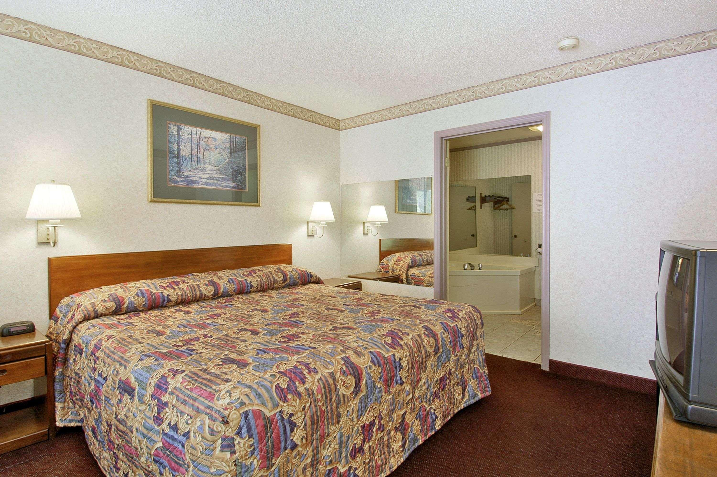 Days Inn By Wyndham קרטרסוויל מראה חיצוני תמונה