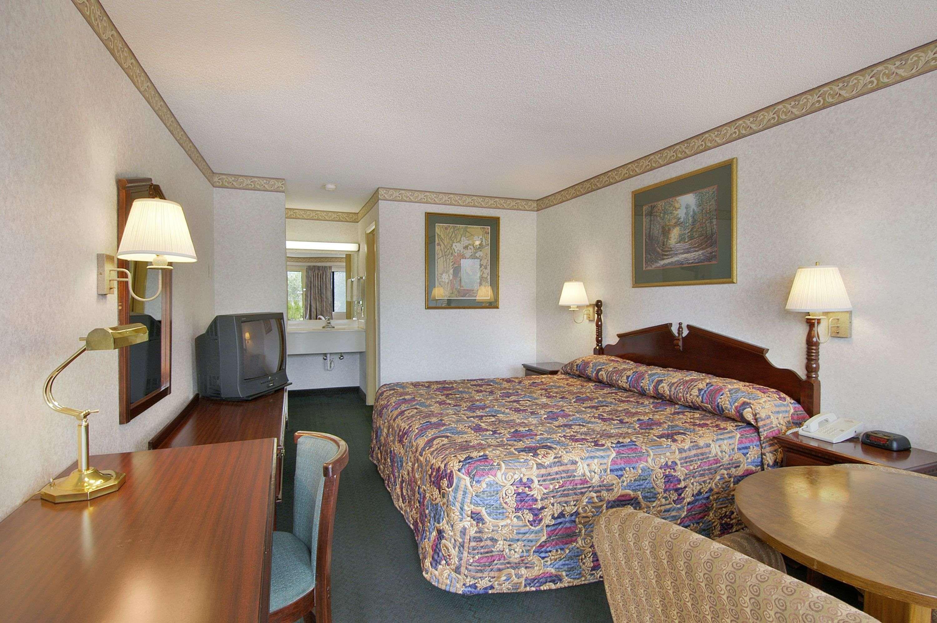 Days Inn By Wyndham קרטרסוויל מראה חיצוני תמונה