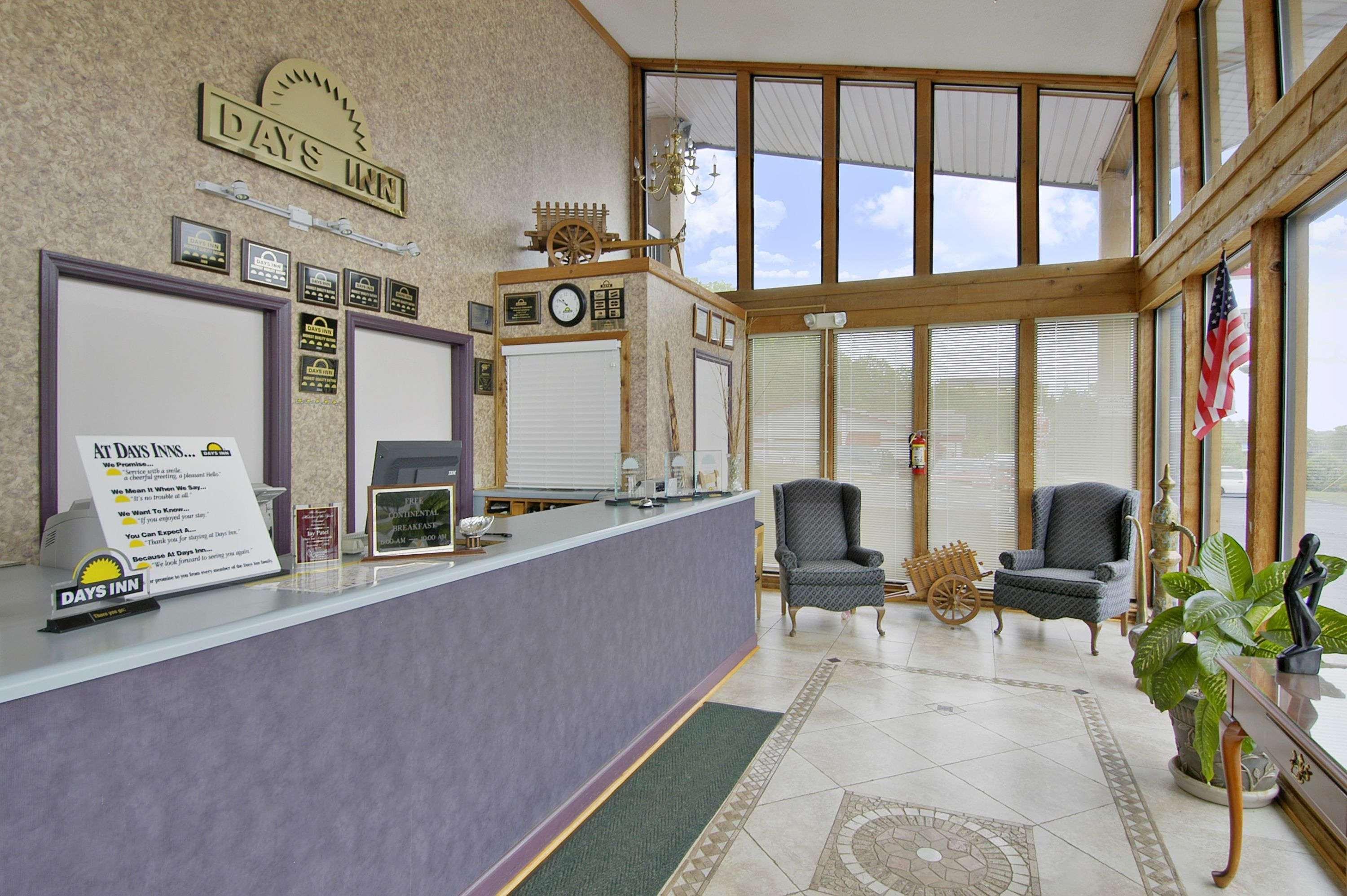 Days Inn By Wyndham קרטרסוויל מראה חיצוני תמונה