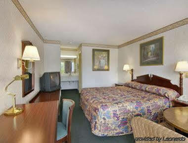 Days Inn By Wyndham קרטרסוויל מראה חיצוני תמונה